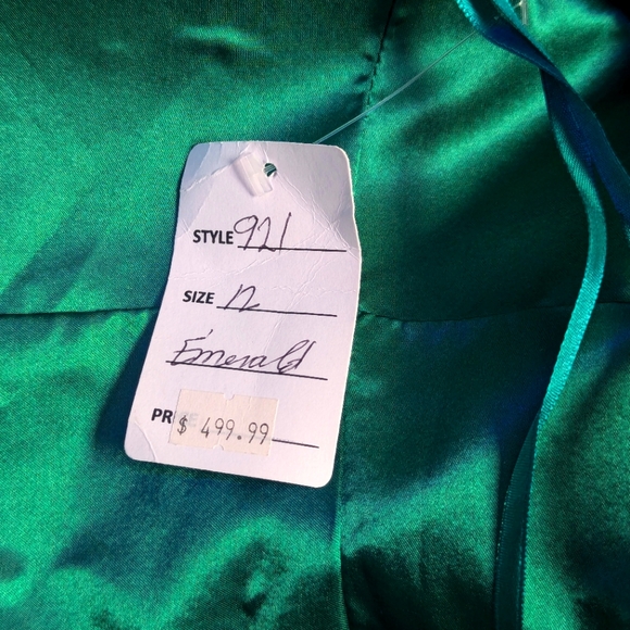 #46 - Amelia Couture Prom Dress Emerald Green - Picture 5 of 6